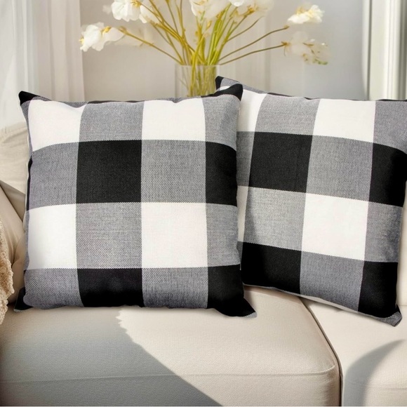 Pillows Covers 🩷Buffalo Plaid Accent Throw Pillow Cases Black White - Set of 2 - Picture 2 of 8